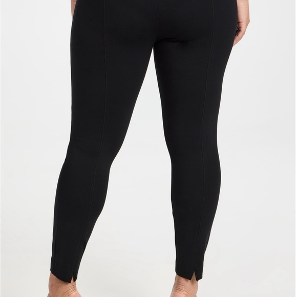 Spanx Back Seam Skinny Pant. Classic black size small. Like new! - Picture 3 of 10